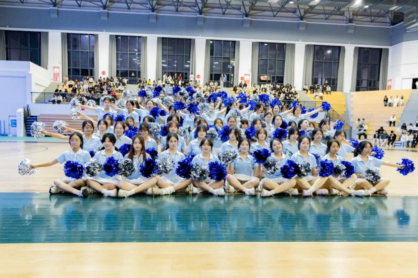 青春逐梦赛场！湖北恩施学院2025年迎新杯球赛开幕式圆满举行