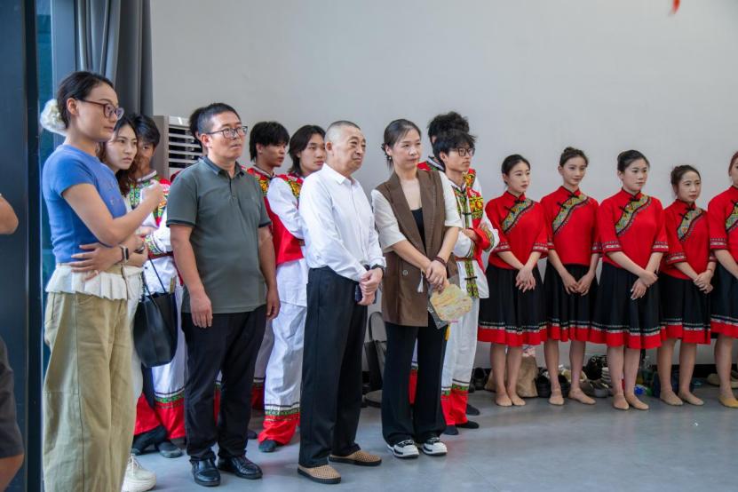 省社科联调研湖北恩施学院社科普及基地非遗舞蹈展演尽显文化传承魅力